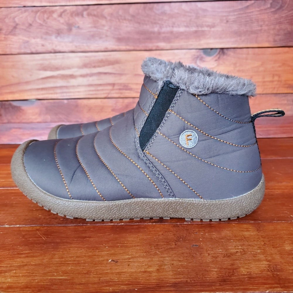 Calceus Snow Boots Women 8 Gray Faux Fur Lined Slip‎ On New